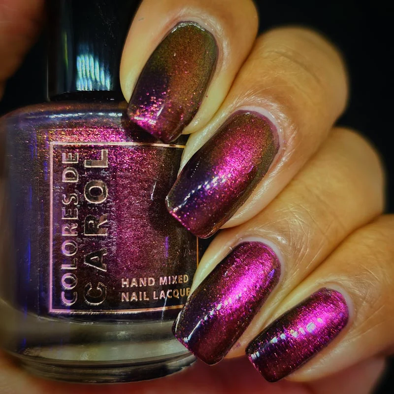 Magnetic Gel Polishes KBShimmer & Colores de Carol| Photo: Disclosure