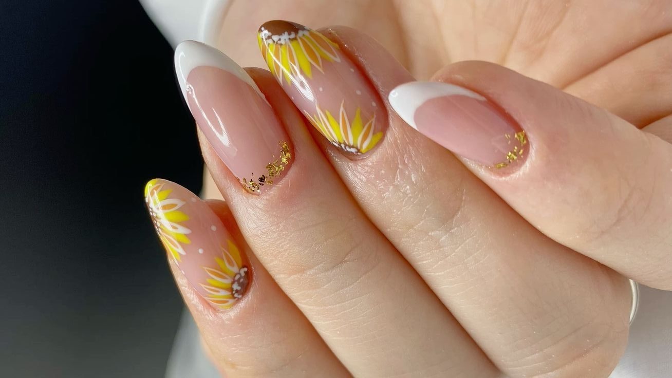 Unhas amarelas de primavera